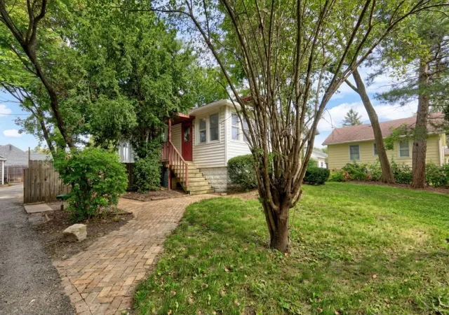 Photo 1 of Single family home for sale at 26110 W Lakeview Ave, Ingleside, IL 60041 | MLS# 12785802 | Listing updated on 2026-10-21