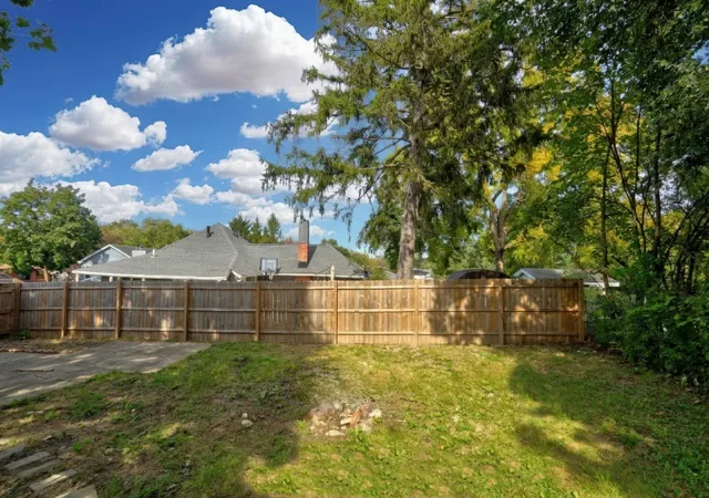 Photo 2 of Single family home for sale at 26110 W Lakeview Ave, Ingleside, IL 60041 | MLS# 12785802 | Listing updated on 2026-10-21