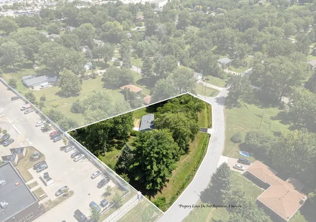 Photo 2 of Single family home for sale at 5115 Lorton Ave, Davenport, IA 52807 | MLS# 12785807 | Listing updated on 2026-10-20