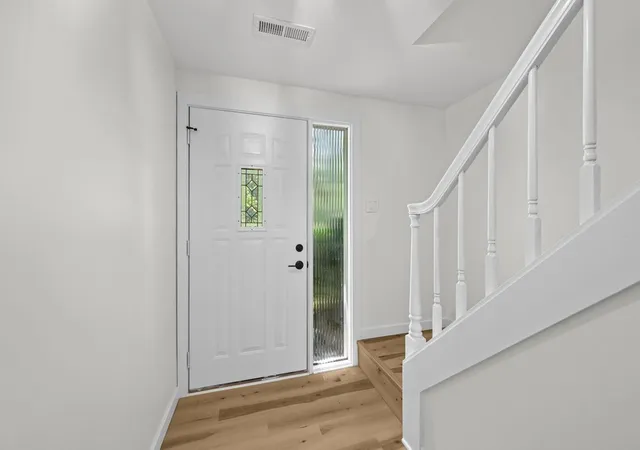 Photo 4 of Single family home for sale at 5115 Lorton Ave, Davenport, IA 52807 | MLS# 12785807 | Listing updated on 2026-10-20