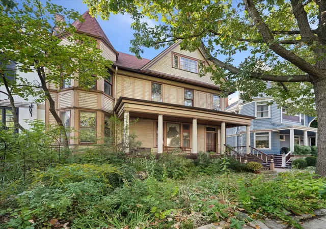Photo 2 of Single family home for sale at 5756 S Harper Ave, Chicago, IL 60637 | MLS# 12785827 | Listing updated on 2026-10-19