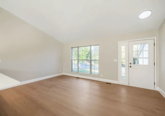 Photo 3 of Single family home for sale at 479 Bluebird Dr, Bolingbrook, IL 60440 | MLS# 12785835 | Listing updated on 2026-10-23