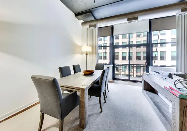 Photo 4 of Condo for sale at 547 S Clark St #401, Chicago, IL 60605 | MLS# 12785846 | Listing updated on 2026-10-20