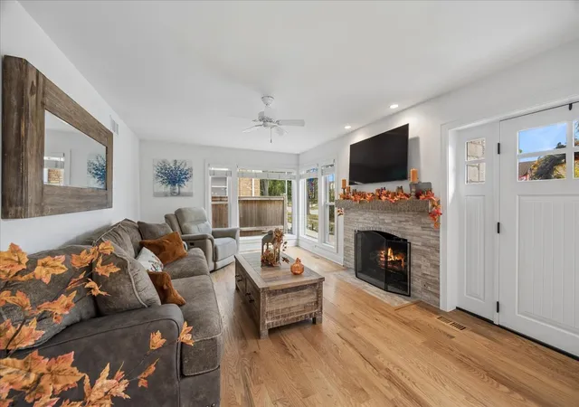 Photo 3 of Single family home for sale at 2542 S 6th Avenue, North Riverside, IL 60546 | MLS# 12785850 | Listing updated on 2026-10-21