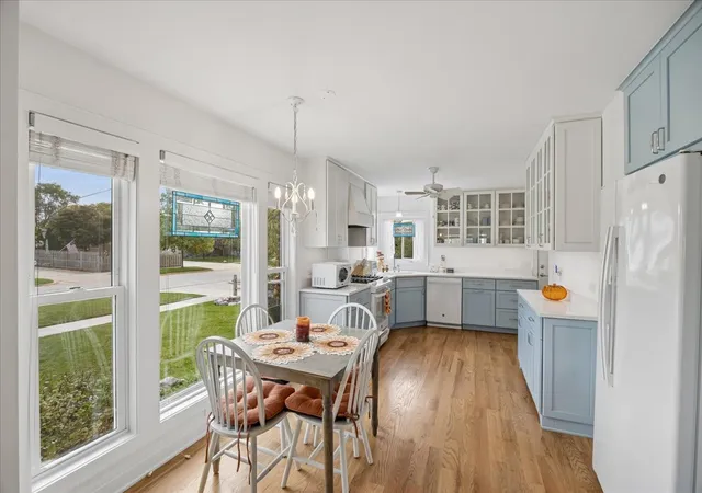 Photo 4 of Single family home for sale at 2542 S 6th Avenue, North Riverside, IL 60546 | MLS# 12785850 | Listing updated on 2026-10-21