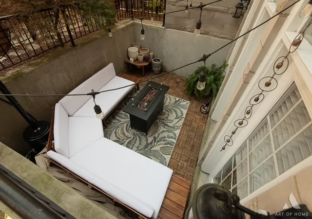 Photo 3 of Condo for sale at 909 W Roscoe St #1, Chicago, IL 60657 | MLS# 12785851 | Listing updated on 2026-10-18