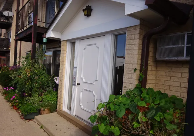 Listing Photo 4 - Condo for sale in building located at 8701 W Foster Ave, Chicago, IL 60656 - Unit #209
