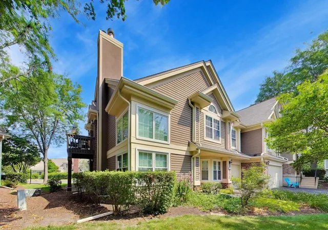 Photo 2 of Townhouse for sale at 1223 Old Ml Ln, Elk Grove Village, IL 60007 | MLS# 12785862 | Listing updated on 2026-10-20