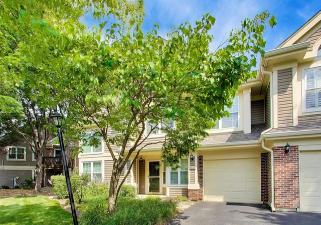Photo 3 of Townhouse for sale at 1223 Old Ml Ln, Elk Grove Village, IL 60007 | MLS# 12785862 | Listing updated on 2026-10-20