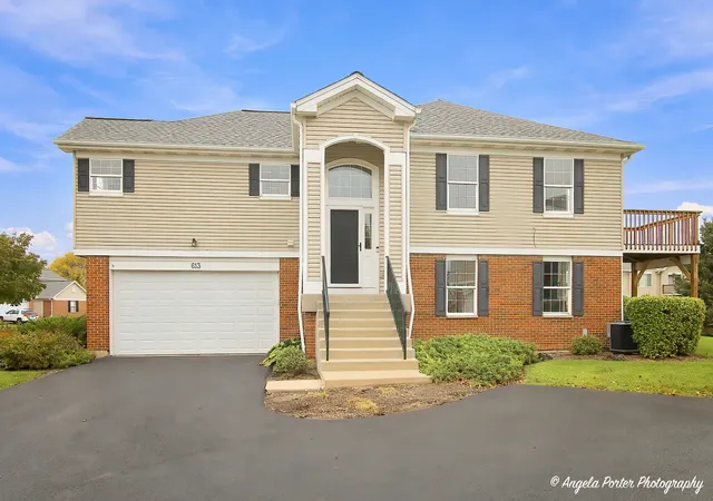 Photo 1 of Townhouse for sale at 613 Legend Ln #20-4, Mc Henry, IL 60050 | MLS# 12785869 | Listing updated on 2026-10-21