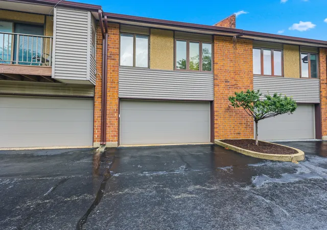 Condo for sale at 821 Oakton St #104, Elk Grove Village, IL 60007 | MLS# 12785870