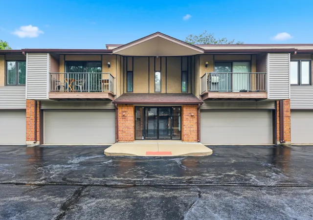 Photo 2 of Condo for sale at 821 Oakton St #104, Elk Grove Village, IL 60007 | MLS# 12785870 | Listing updated on 2026-10-20