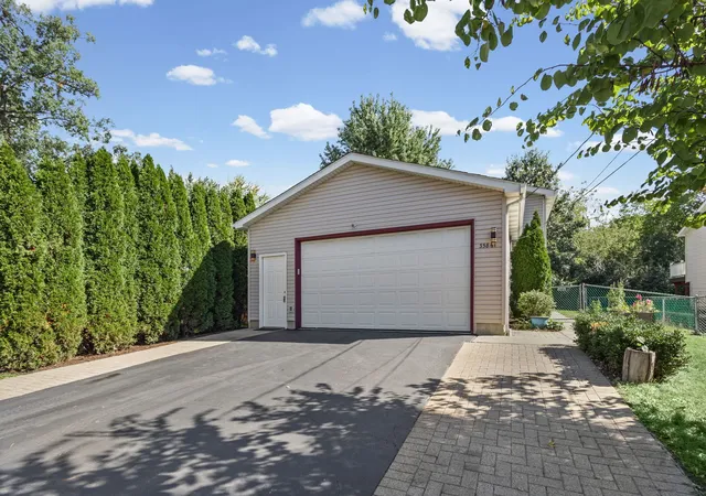 Photo 2 of Single family home for sale at 35861 N Benjamin Ave, Ingleside, IL 60041 | MLS# 12785872 | Listing updated on 2026-10-21