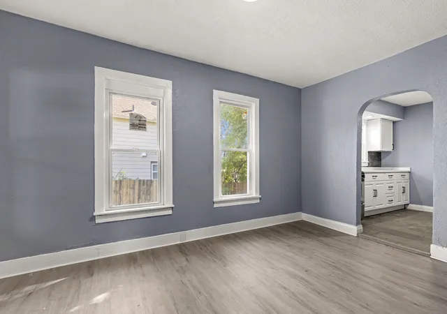 Photo 3 of Single family home for sale at 320 Lincoln Ave, Rockford, IL 61102 | MLS# 12785890 | Listing updated on 2026-10-21