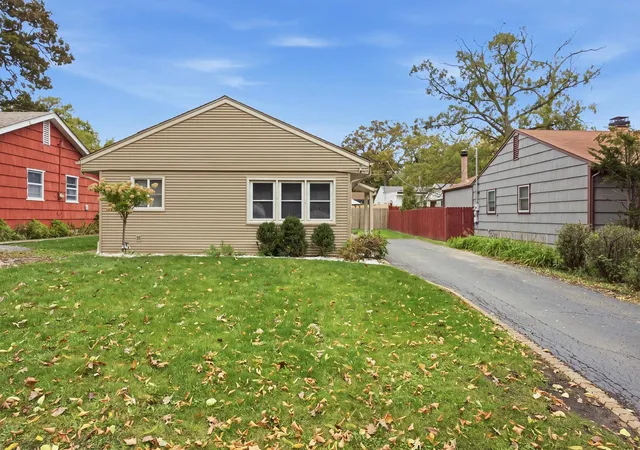 Single family home for sale at 448 N Lake Shore Dr, Mundelein, IL 60060 | MLS# 12785893