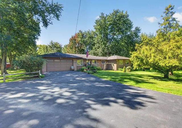 Photo 1 of Single family home for sale at 5240 Pine Blf Rd, Morris, IL 60450 | MLS# 12785908 | Listing updated on 2026-10-20