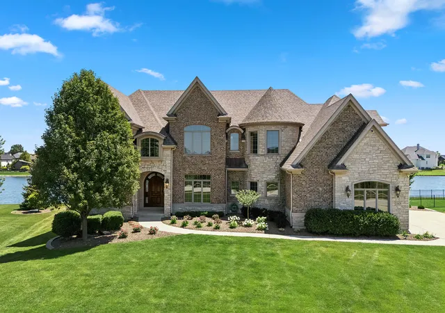 Single family home for sale at 11429 Mckenna Dr, Frankfort, IL 60423 | MLS# 12785911