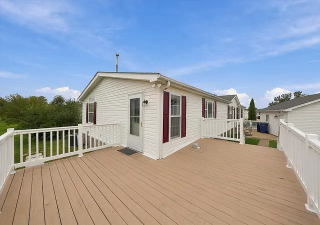 Photo 3 of Manufactured home for sale at 123 Hibiscus Cir, Matteson, IL 60443 | MLS# 12785916 | Listing updated on 2026-10-22