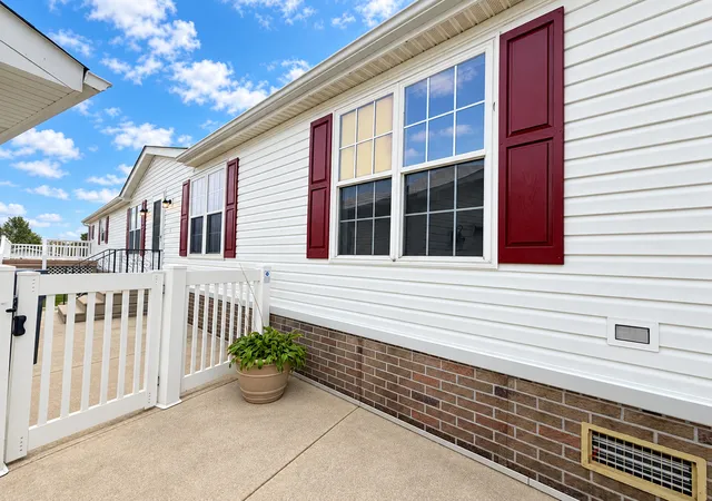 Photo 4 of Manufactured home for sale at 123 Hibiscus Cir, Matteson, IL 60443 | MLS# 12785916 | Listing updated on 2026-10-22