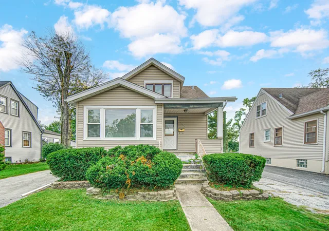 Photo 1 of Single family home for sale at 1635 Linden Rd, Homewood, IL 60430 | MLS# 12785918 | Listing updated on 2026-10-20