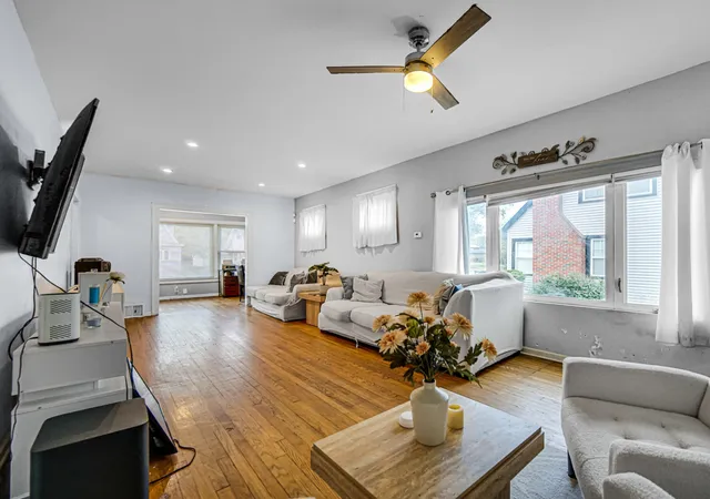 Photo 3 of Single family home for sale at 1635 Linden Rd, Homewood, IL 60430 | MLS# 12785918 | Listing updated on 2026-10-20