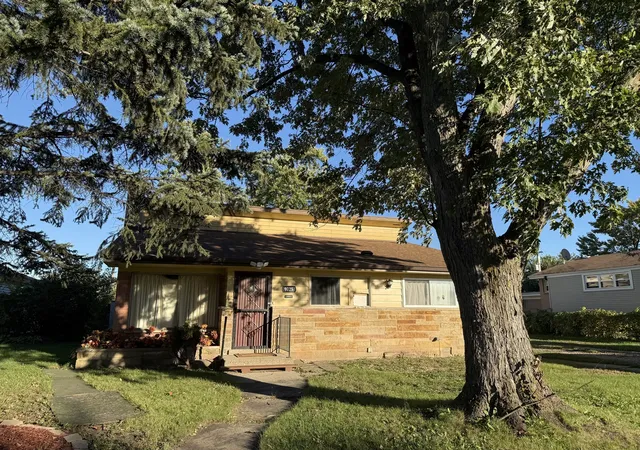 Single family home for sale at 9025 N Greenwood Ave, Niles, IL 60714 | MLS# 12785925