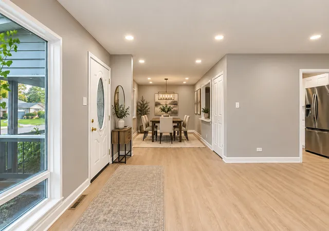 Photo 4 of Single family home for sale at 306 Wayne St, Park Forest, IL 60466 | MLS# 12785943 | Listing updated on 2026-10-21