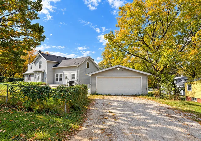 Photo 2 of Single family home for sale at 34w442 Lincoln St, St. Charles, IL 60174 | MLS# 12785951 | Listing updated on 2026-10-21