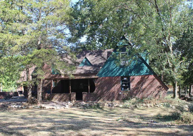 Photo 4 of Single family home for sale at 1032 Fairfield Rd, Mt Vernon, IL 62864 | MLS# 12785956 | Listing updated on 2026-10-22