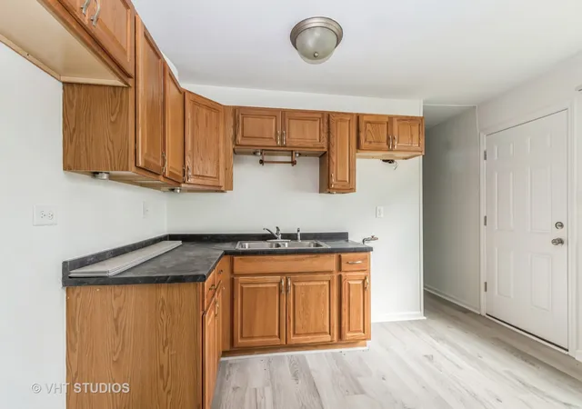 Photo 4 of Single family home for sale at 352 Boston St, Chicago Heights, IL 60411 | MLS# 12785958 | Listing updated on 2026-10-21
