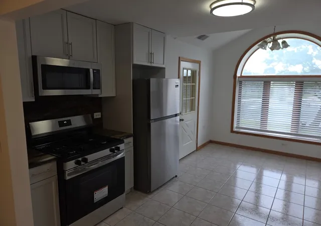 Photo 3 of Condo for sale at 6506 Pine Trl Ln #4, Tinley Park, IL 60477 | MLS# 12785965 | Listing updated on 2026-10-21