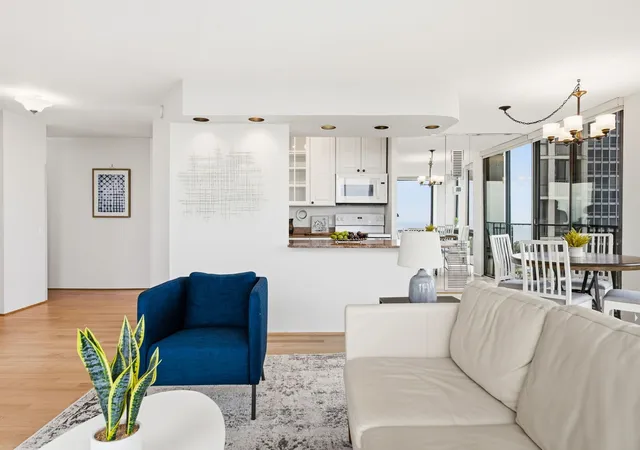 Photo 3 of Condo for sale at 345 W Fullerton Pkwy #1701, Chicago, IL 60614 | MLS# 12785982 | Listing updated on 2026-10-21