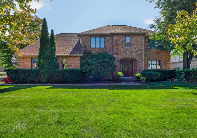 Single family home for sale at 8604 Creekside Ln, Darien, IL 60561 | MLS# 12785994