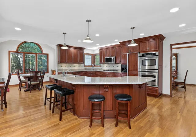 Photo 1 of Single family home for sale at 8604 Creekside Ln, Darien, IL 60561 | MLS# 12785994 | Listing updated on 2026-10-22