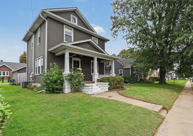 Photo 2 of Single family home for sale at 1554 W High St, Davenport, IA 52804 | MLS# 12786005 | Listing updated on 2026-10-21