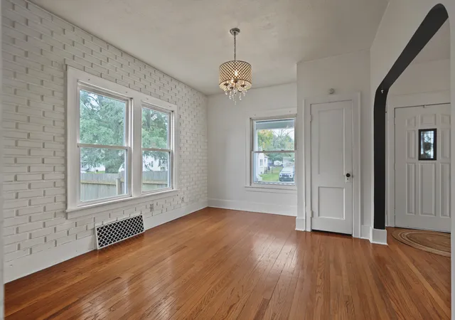 Photo 4 of Single family home for sale at 1554 W High St, Davenport, IA 52804 | MLS# 12786005 | Listing updated on 2026-10-21