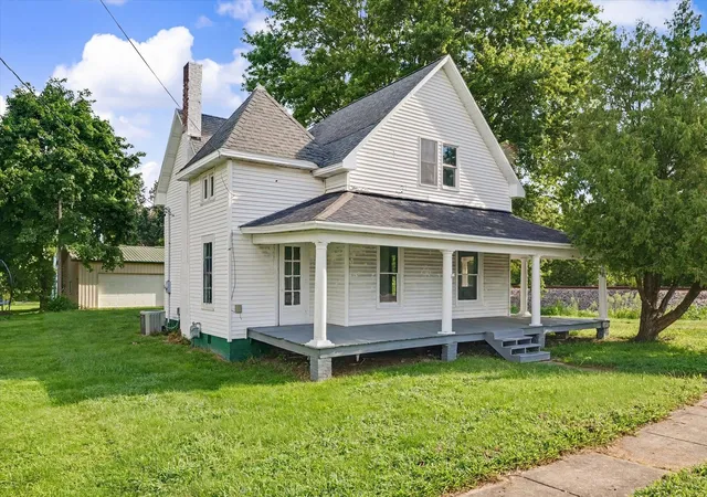 Photo 1 of Single family home for sale at 205 E Holloway St, Bismarck, IL 61814 | MLS# 12786008 | Listing updated on 2026-10-21