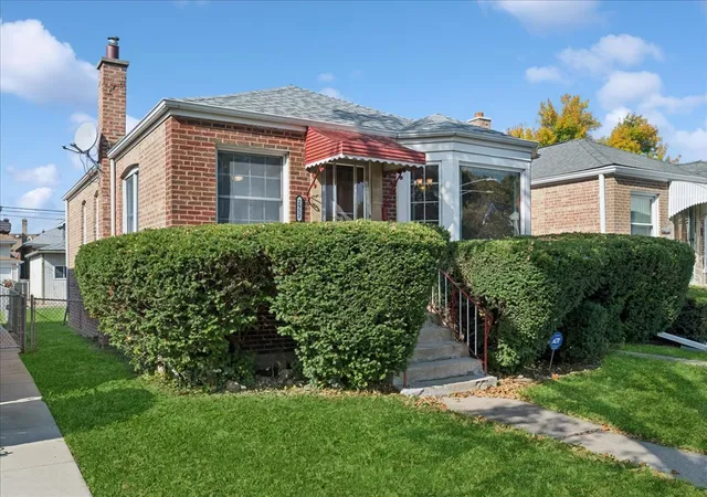 Single family home for sale at 2952 N Nordica Ave, Chicago, IL 60634 | MLS# 12786010