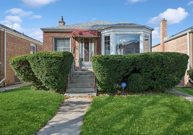 Photo 1 of Single family home for sale at 2952 N Nordica Ave, Chicago, IL 60634 | MLS# 12786010 | Listing updated on 2026-10-20