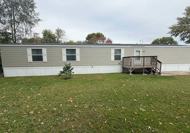 Photo 3 of Manufactured home for sale at 2300 79th Avenue W #29, Rock Island, IL 61201 | MLS# 12786026 | Listing updated on 2026-10-21