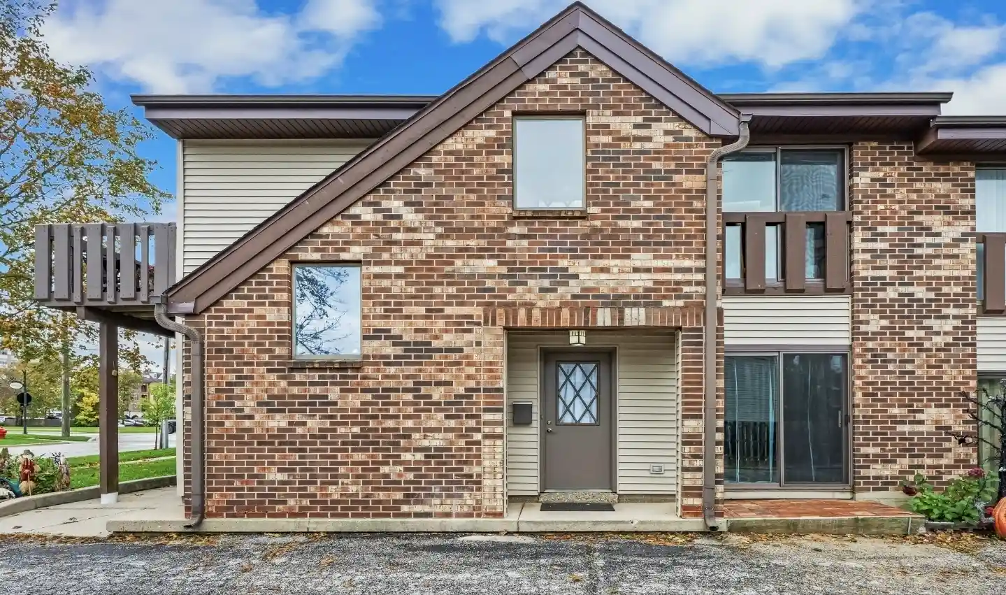 Listing Photo 1 - Condo for sale in 108 W Wood St located at 108 W Wood St, Palatine, IL 60067 - Unit 108 W Wood St
