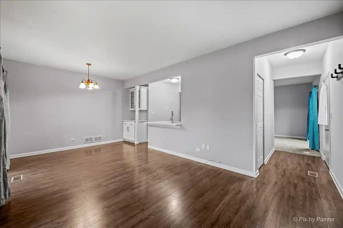 Listing Photo 2 - Condo for sale in 108 W Wood St located at 108 W Wood St, Palatine, IL 60067 - Unit 108 W Wood St