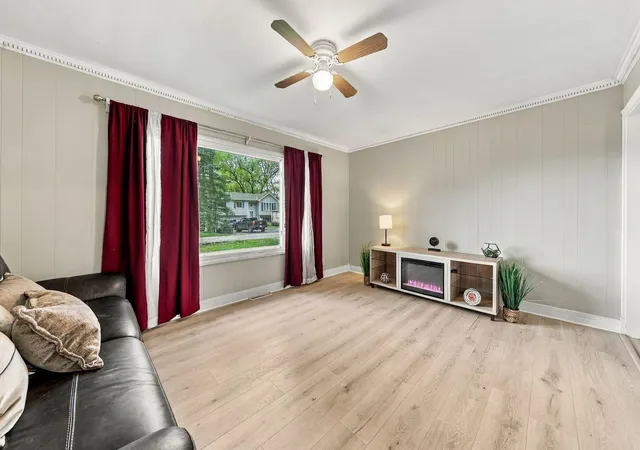 Photo 3 of Single family home for sale at 9114 Pine Ave, Wonder Lake, IL 60097 | MLS# 12786029 | Listing updated on 2026-10-21