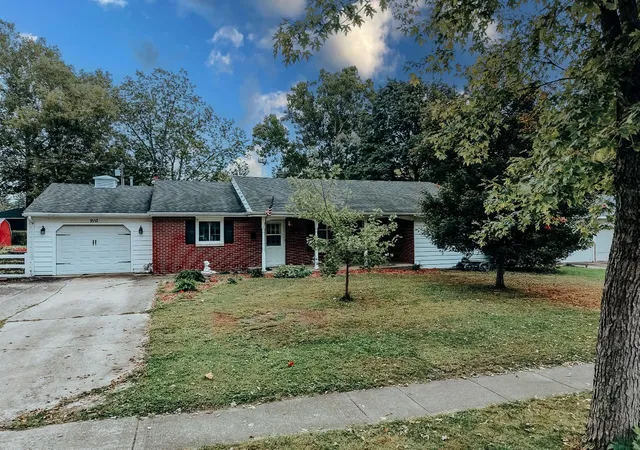 Photo 2 of Single family home for sale at 910 S 4th Street, Watseka, IL 60970 | MLS# 12786042 | Listing updated on 2026-10-22