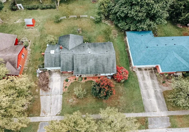 Photo 3 of Single family home for sale at 910 S 4th Street, Watseka, IL 60970 | MLS# 12786042 | Listing updated on 2026-10-22