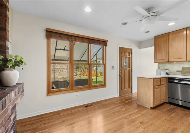 Photo 2 of Single family home for sale at 2607 N Stratford Rd, Arlington Heights, IL 60004 | MLS# 12786054 | Listing updated on 2026-10-30