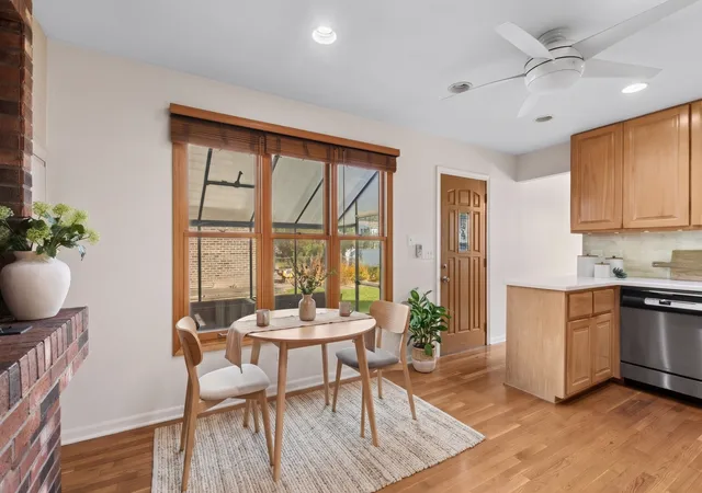 Photo 3 of Single family home for sale at 2607 N Stratford Rd, Arlington Heights, IL 60004 | MLS# 12786054 | Listing updated on 2026-10-30