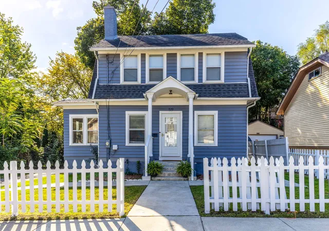 Single family home for sale at 519 Laurel St, Elgin, IL 60120 | MLS# 12786059