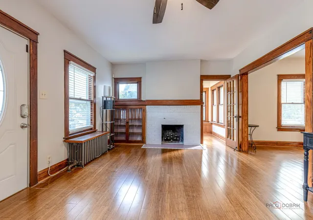 Photo 3 of Single family home for sale at 519 Laurel St, Elgin, IL 60120 | MLS# 12786059 | Listing updated on 2026-10-21