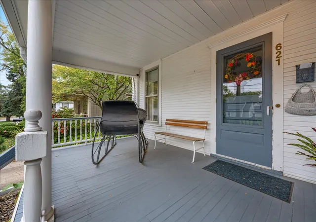 Photo 3 of Single family home for sale at 621 Hardin Ave, Aurora, IL 60506 | MLS# 12786088 | Listing updated on 2026-10-22